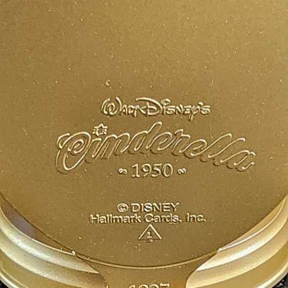 Vintage 1997 Hallmark Keepsake Ornament Disney Cinderella The Enchanted Memories - Picture 7 of 10